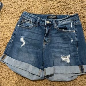 medium, Judy Blue, blue jean shorts
